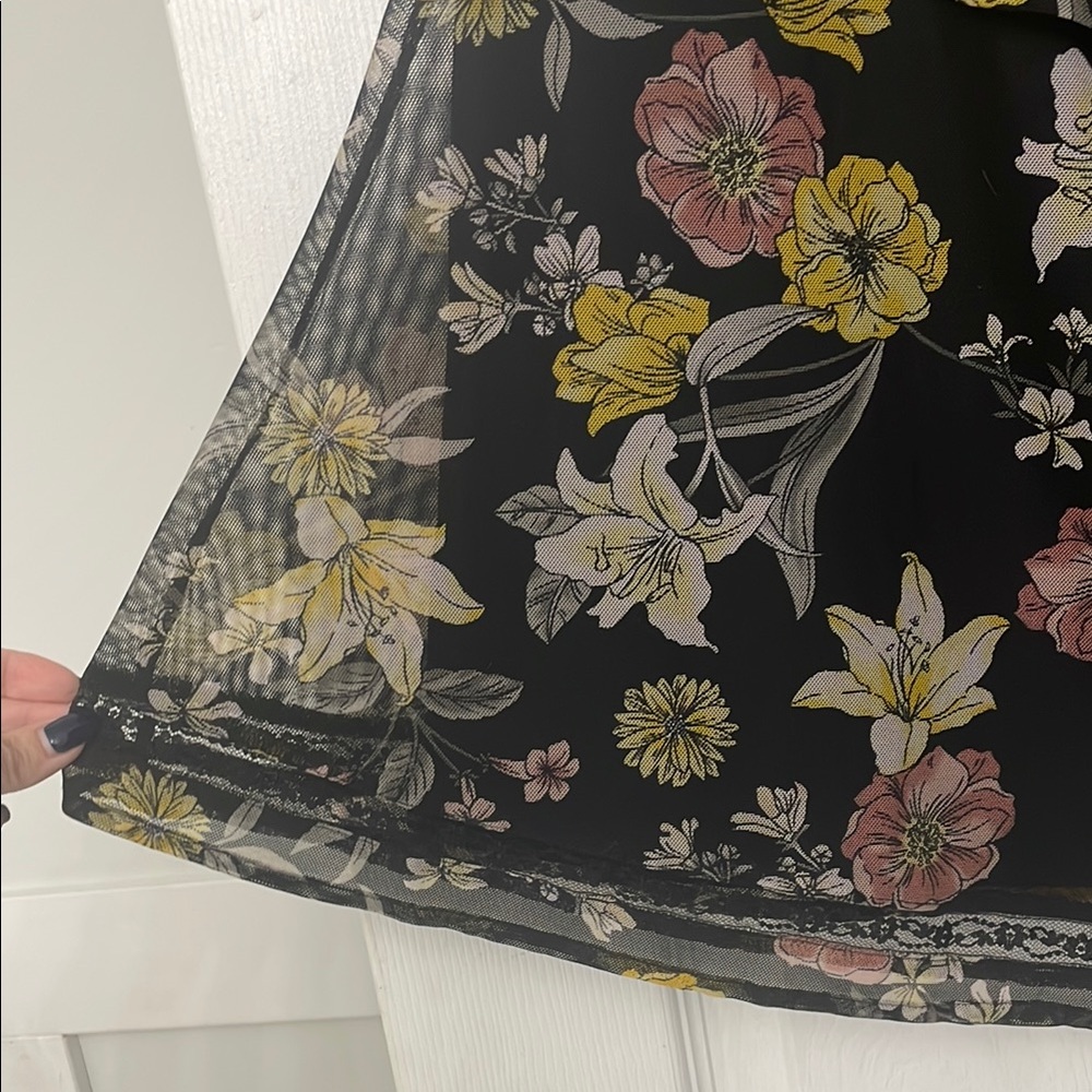 1X Flowy Floral Off the Shoulder Black Top - Picture 5 of 7